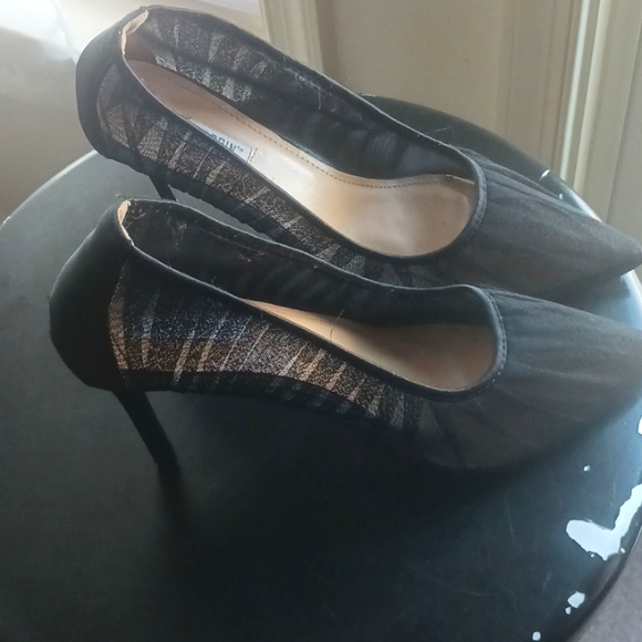 Shoes - Picture 2 of 4